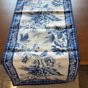 Williams-Sonoma Blue Italian Floral Table Runner - Sesto
